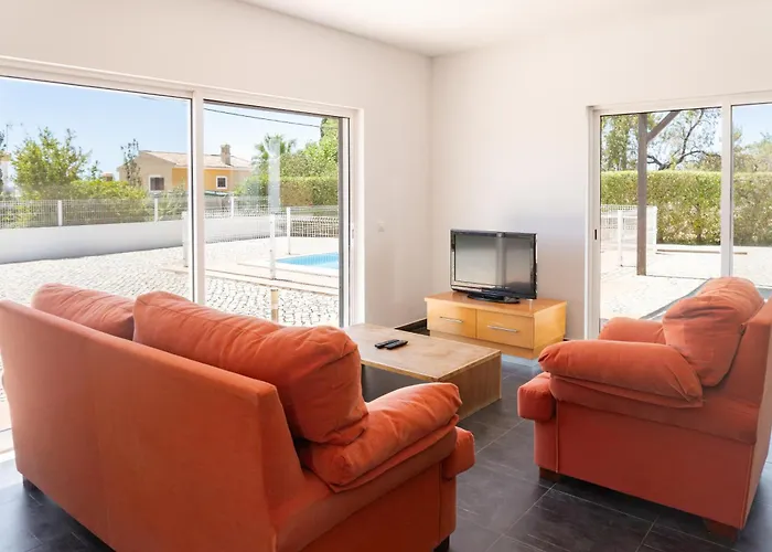 Brown's With Private Pool In Vilamoura *