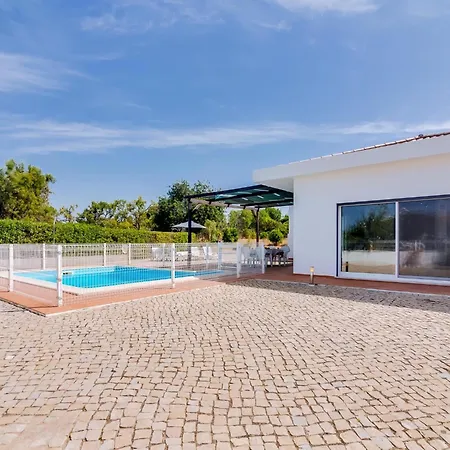 Brown's With Private Pool In Vilamoura Daire *